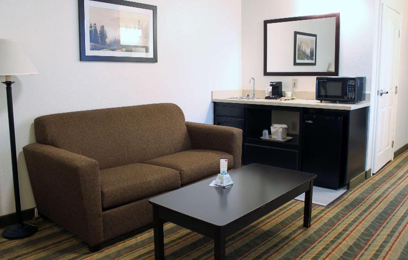 هتل Best Western Plus Moose Jaw