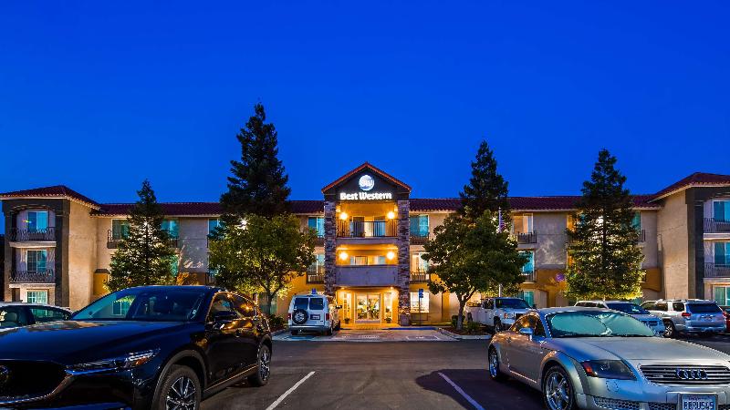 בית מלון כפרי Best Western Plus Moose Jaw