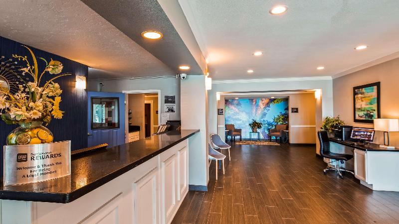 هتل Best Western Plus Moose Jaw