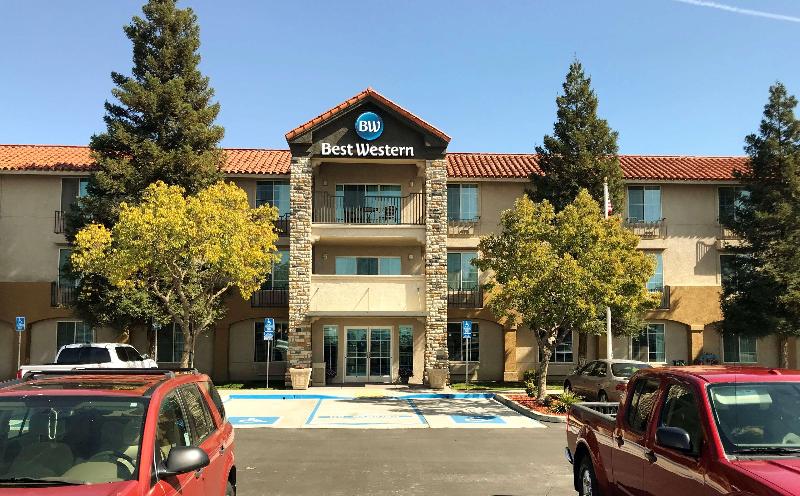 בית מלון כפרי Best Western Plus Moose Jaw