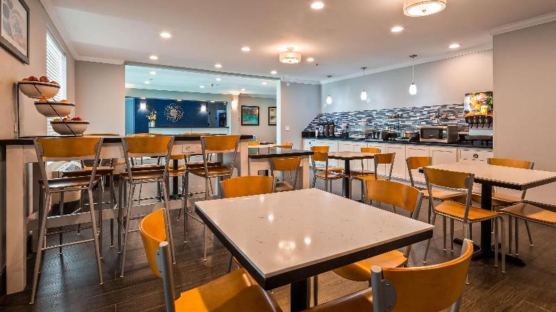 בית מלון כפרי Best Western Plus Moose Jaw