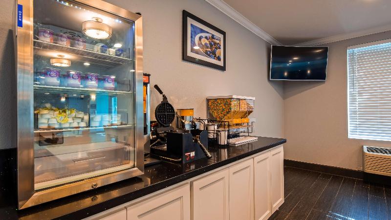 בית מלון כפרי Best Western Plus Moose Jaw