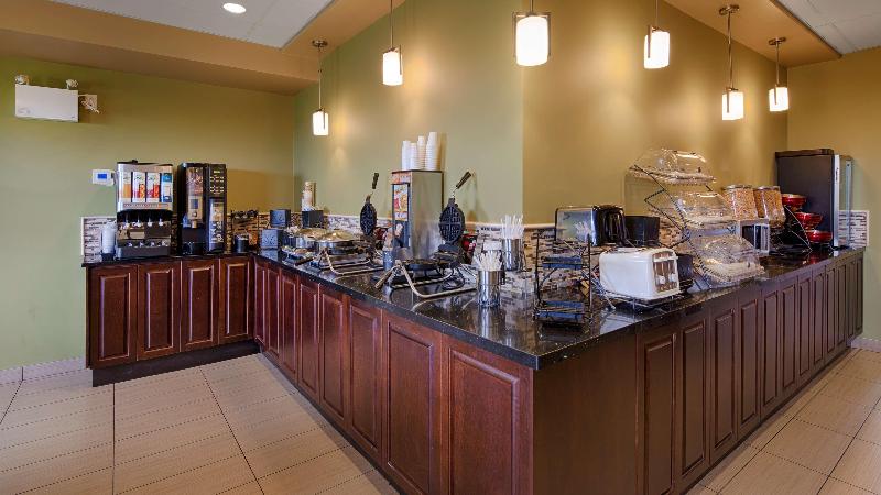 בית מלון כפרי Best Western Plus Moose Jaw