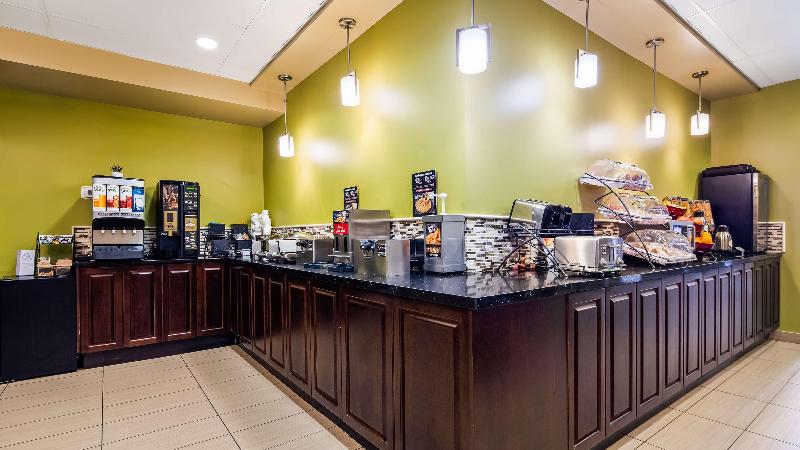 בית מלון כפרי Best Western Plus Moose Jaw