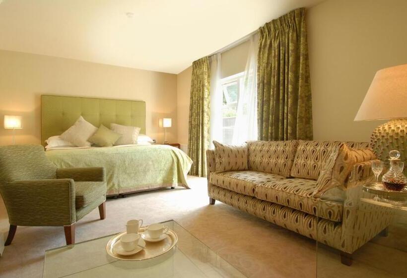 فندق Castle House