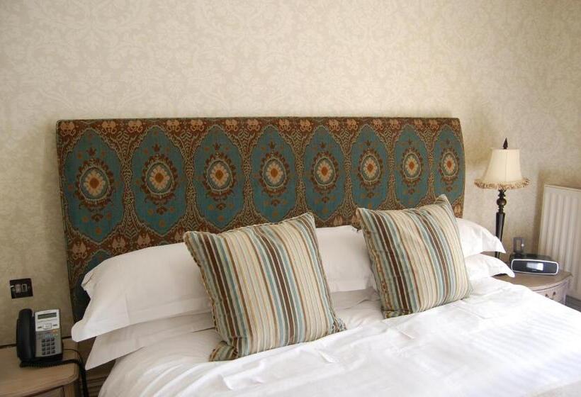 فندق Castle House