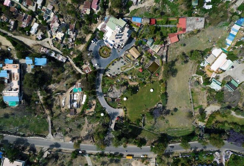 فندق Chacha Inn  The Garden Retreat