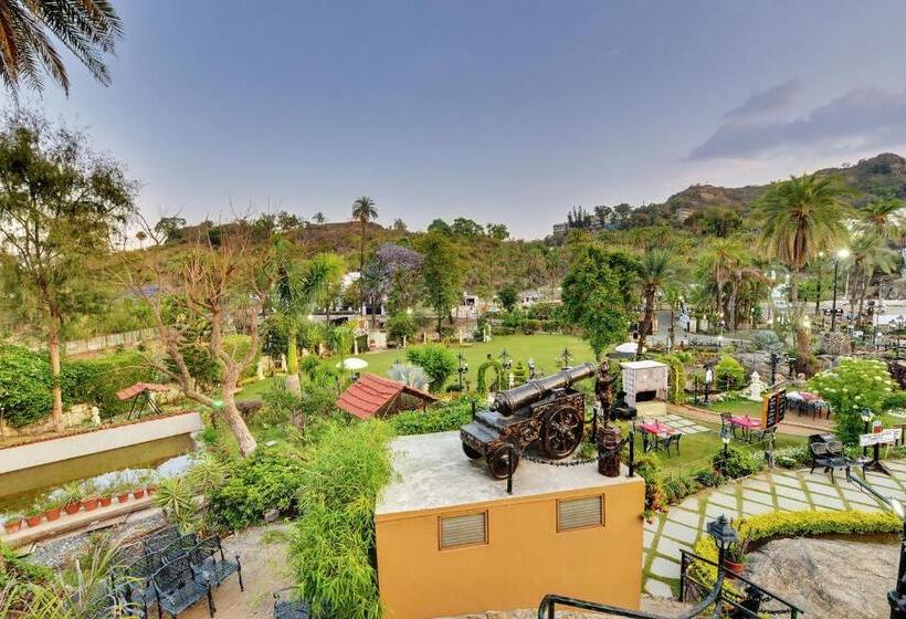 فندق Chacha Inn  The Garden Retreat