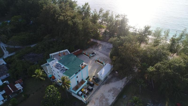 هتل Chalan Kanoa Beach