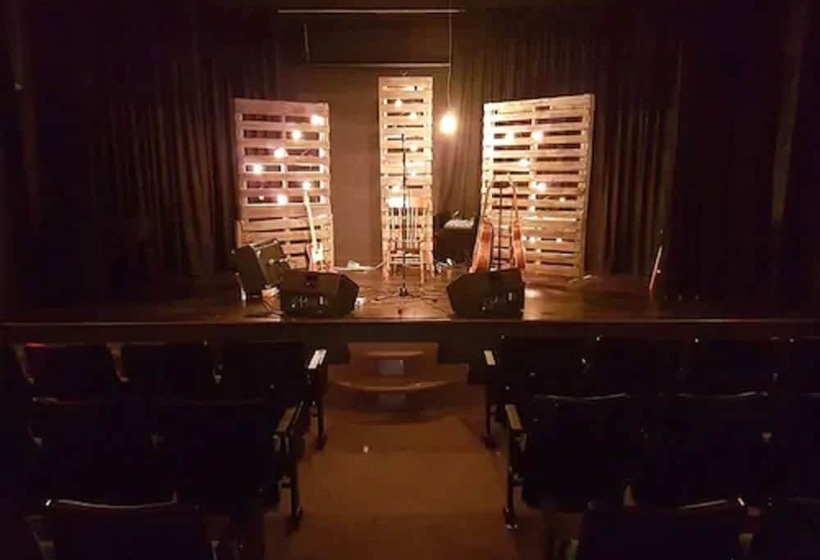 בית מלון כפרי Chateau Madelinot