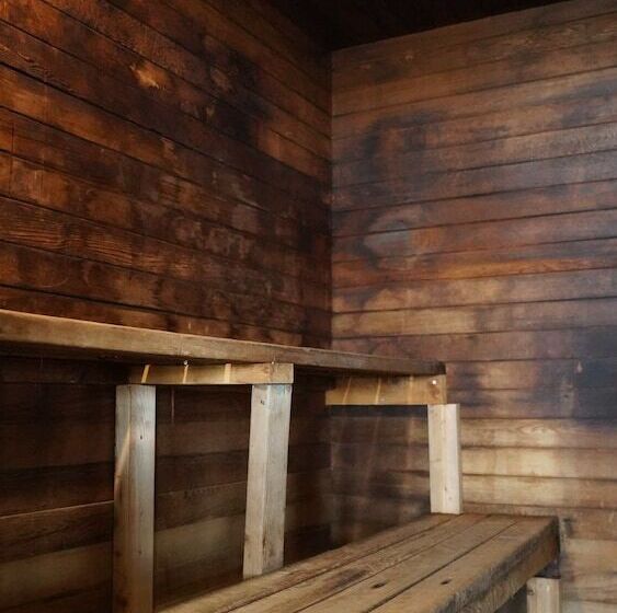 בית מלון כפרי Chateau Madelinot