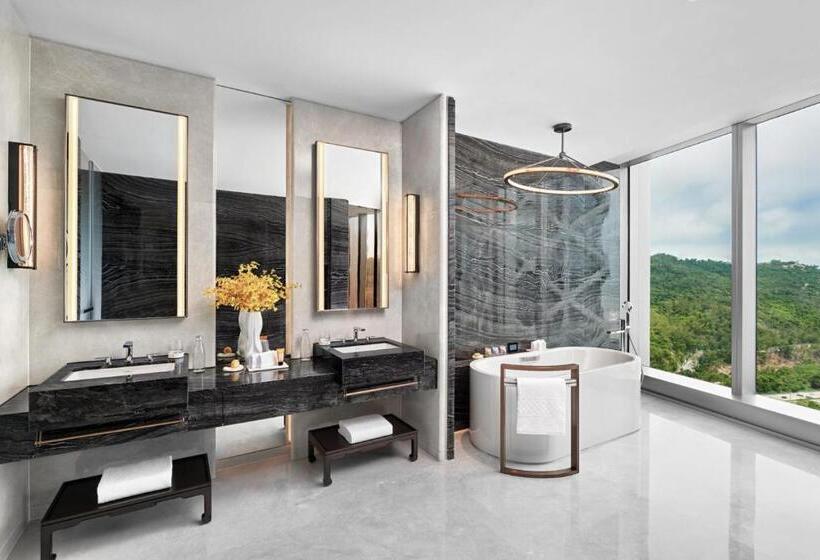 هتل City Of Dreams Macau   Nüwa Macau