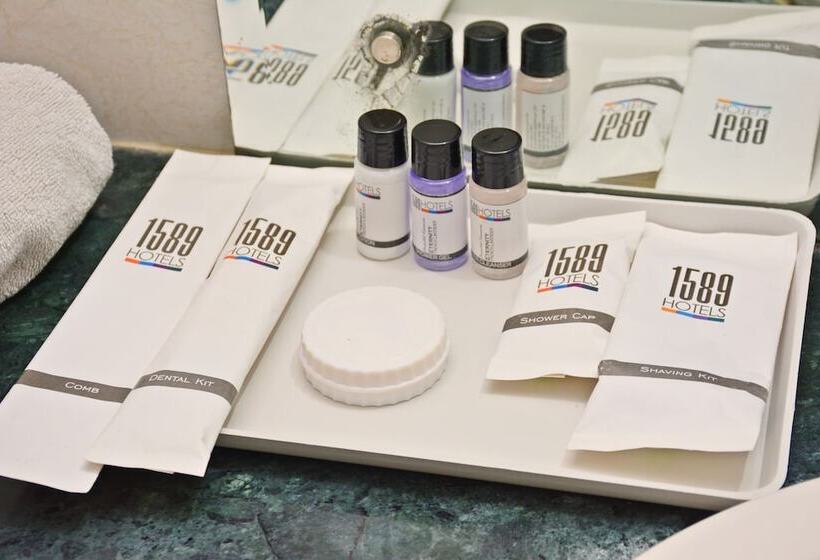 בית מלון כפרי Click Resort Corbett Tiger Den