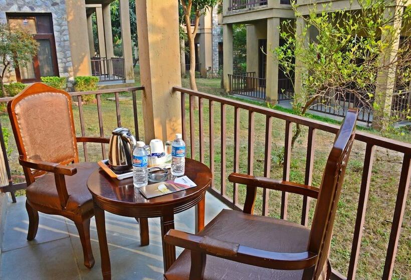 בית מלון כפרי Click Resort Corbett Tiger Den