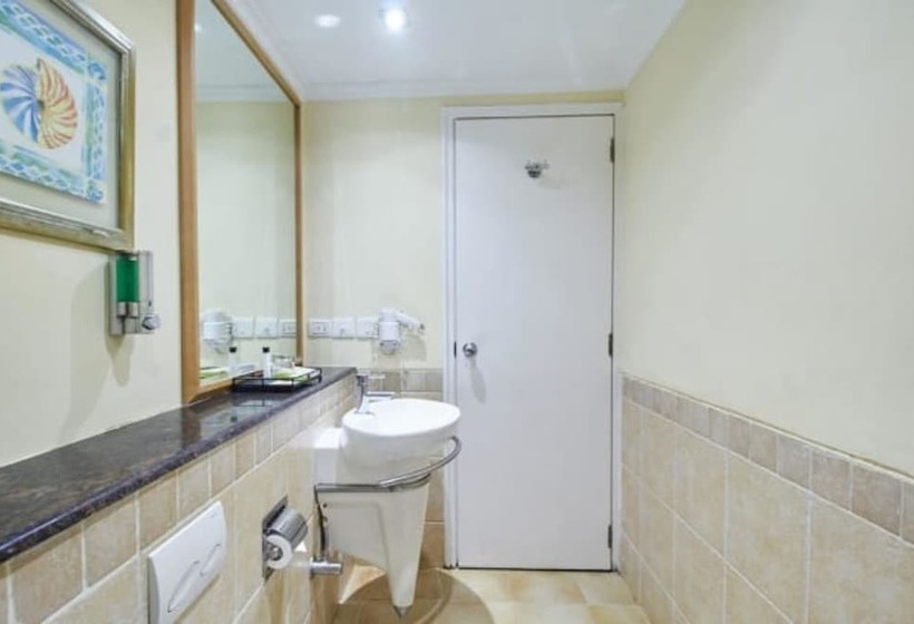 בית מלון כפרי Club Mahindra Emerald Palms, Goa