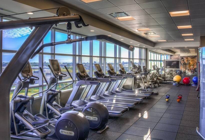 ホテル Courtyard By Marriott Winnipeg Airport