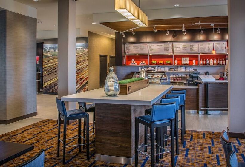 ホテル Courtyard By Marriott Winnipeg Airport