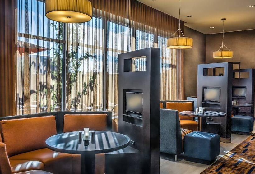 ホテル Courtyard By Marriott Winnipeg Airport