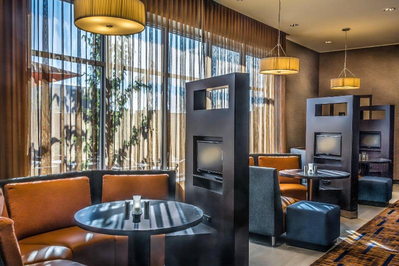ホテル Courtyard By Marriott Winnipeg Airport