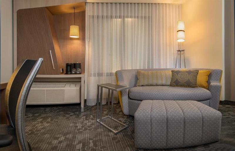 ホテル Courtyard By Marriott Winnipeg Airport
