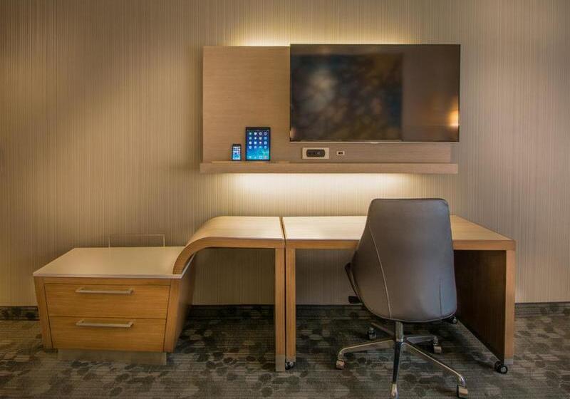 בית מלון כפרי Courtyard By Marriott Winnipeg Airport