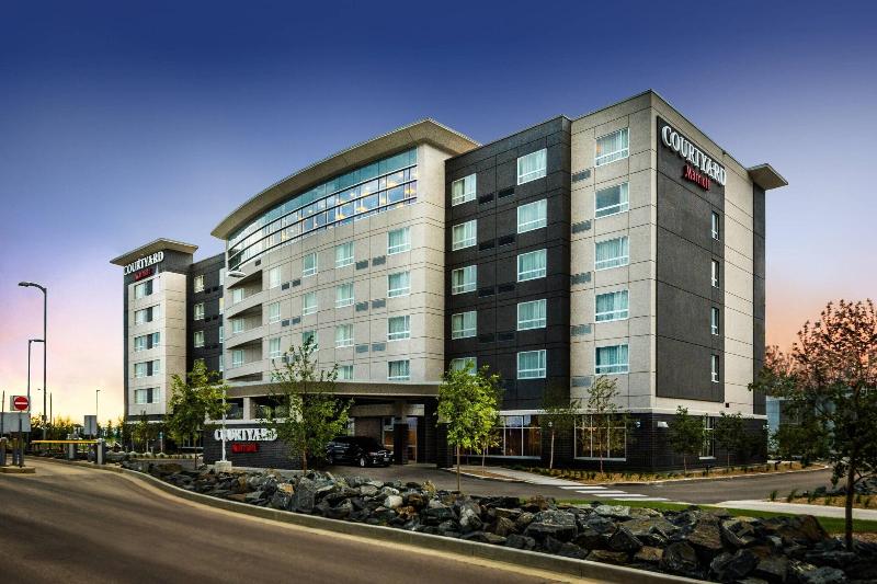 בית מלון כפרי Courtyard By Marriott Winnipeg Airport