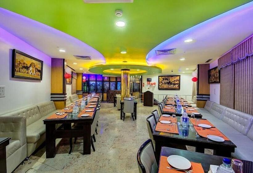 酒店 Crystal Paark Inn By Blu Orchid Groups