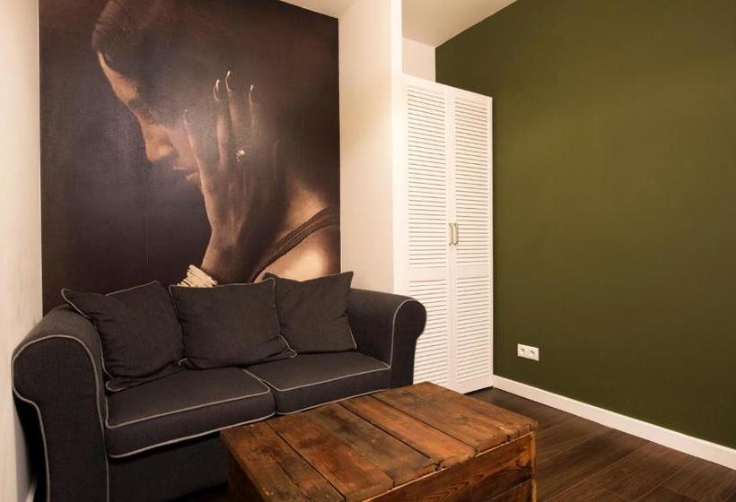 Brainport Hotel And Apartments