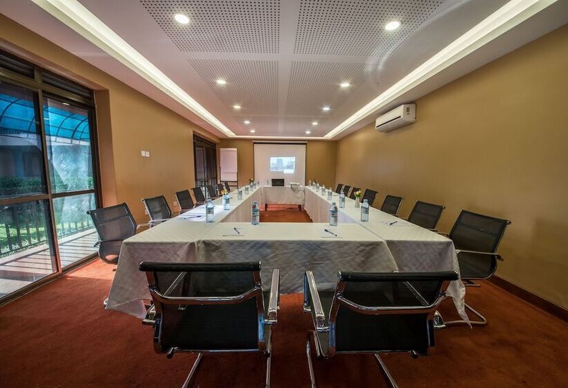 هتل Dolphin Suites