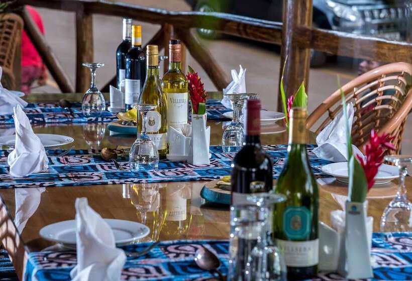 هتل Dolphin Suites