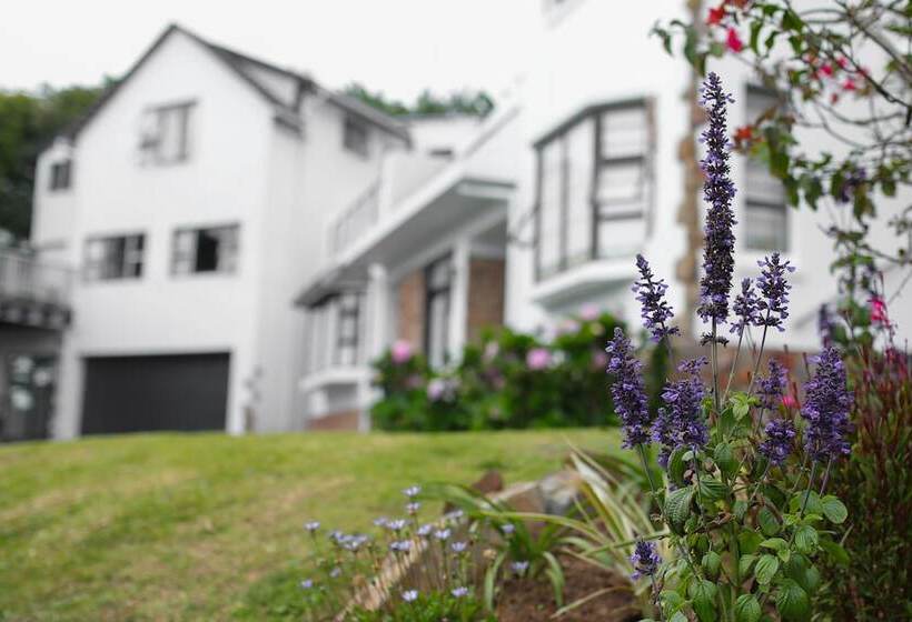 Отель Hathaway Guest House