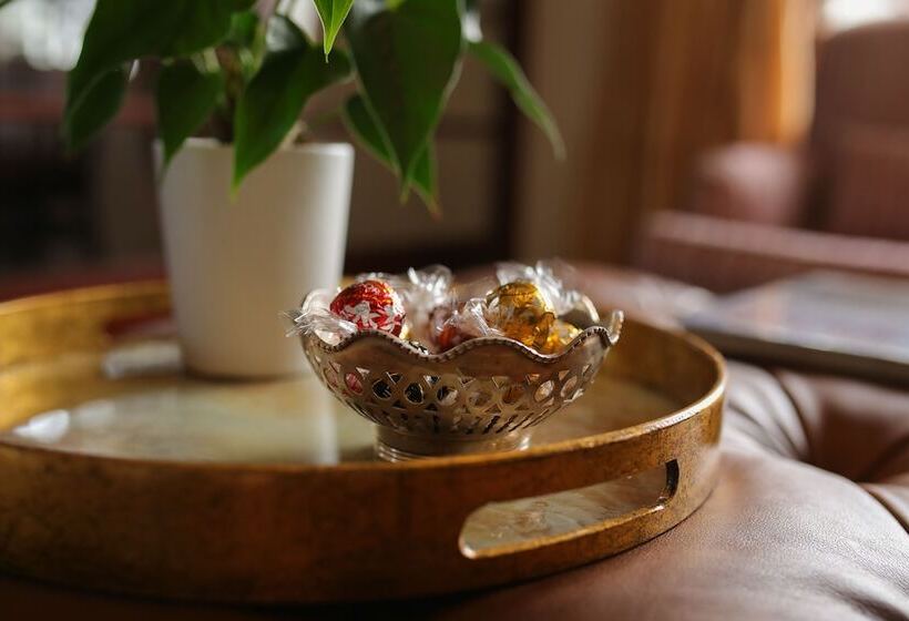 Отель Hathaway Guest House