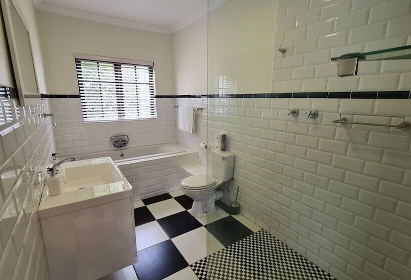 Отель Hathaway Guest House