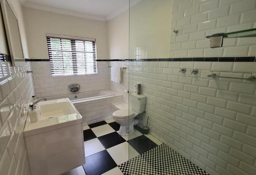 هتل Hathaway Guest House