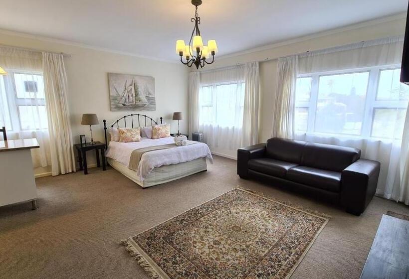 Отель Hathaway Guest House