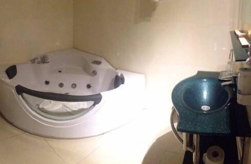 酒店 Helin Aeroport Craiova