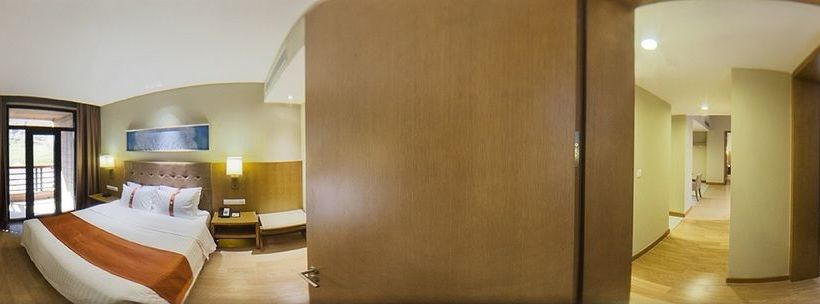 هتل Holiday Inn Changbaishan Suites, An Ihg