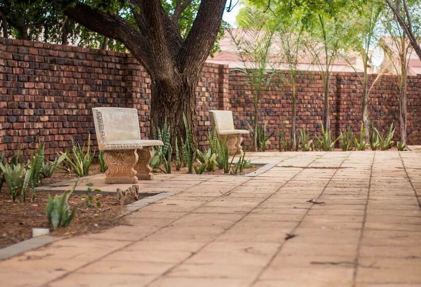 Hotel Horseshoe Inn And Conference Center