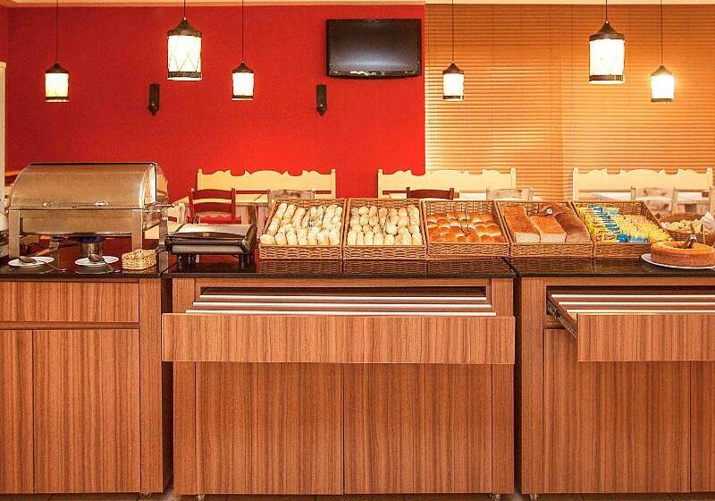 Отель Ibis Vitoria Aeroporto