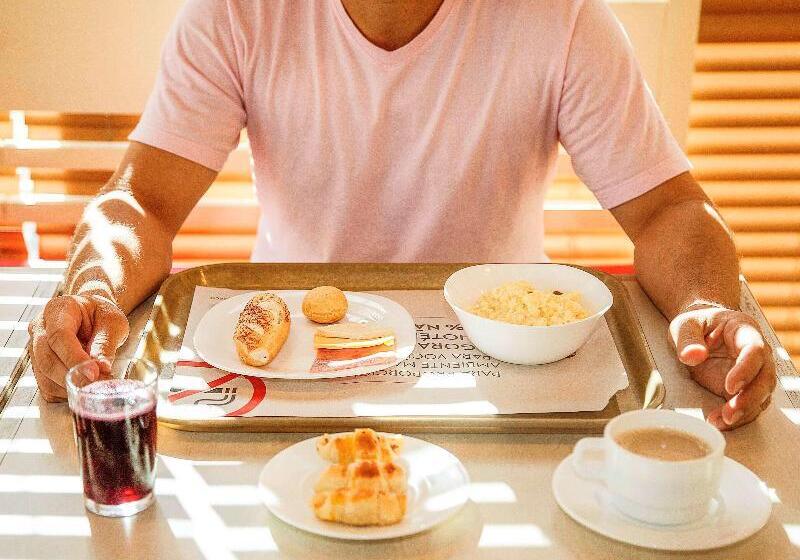 Отель Ibis Vitoria Aeroporto