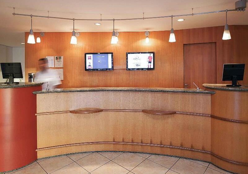 Отель Ibis Vitoria Aeroporto