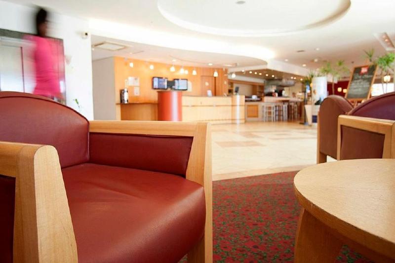 Отель Ibis Vitoria Aeroporto