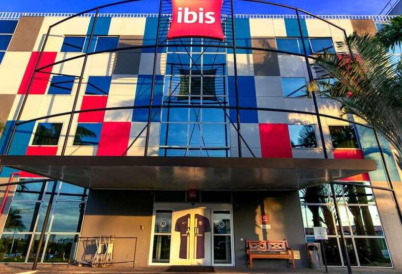 Отель Ibis Vitoria Aeroporto