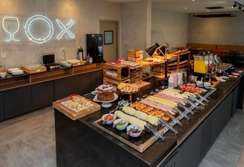 Отель Ibis Vitoria Aeroporto