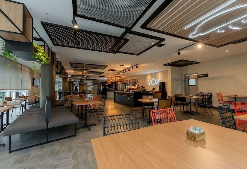 Отель Ibis Vitoria Aeroporto