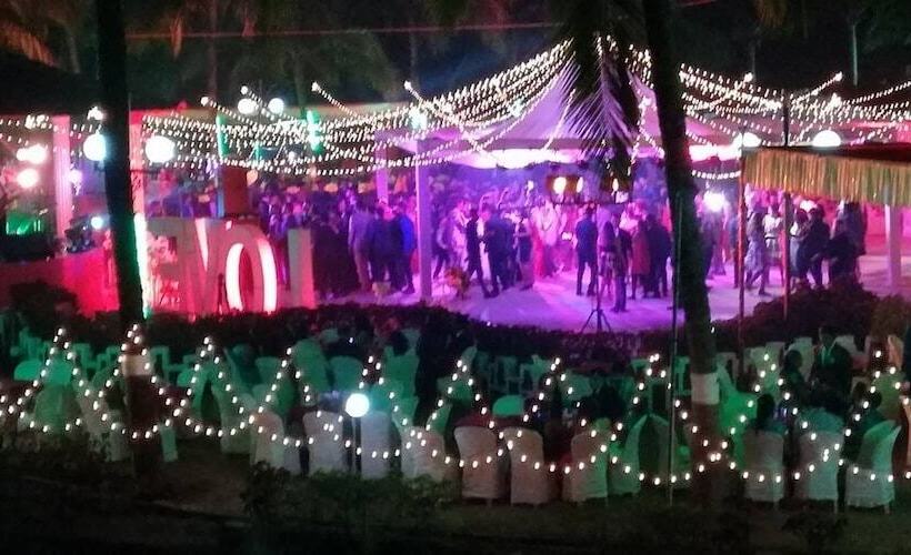 هتل Indismart Woodbourne Resort