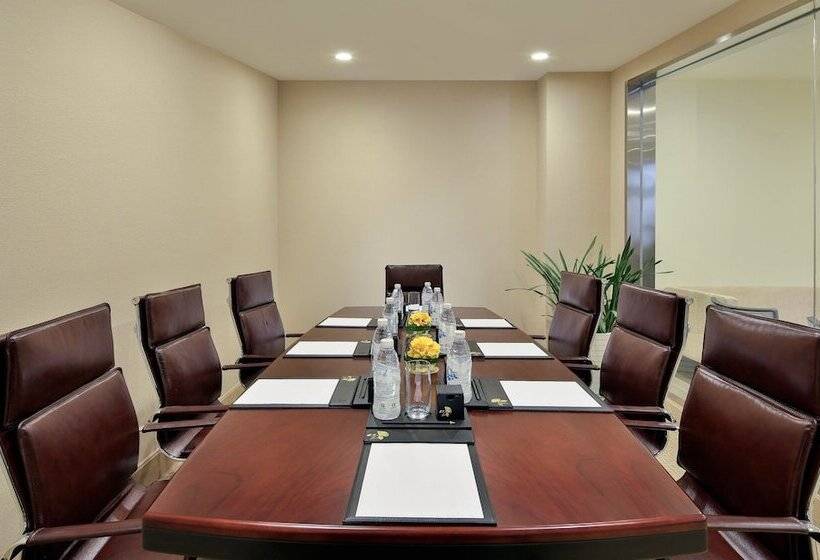 בית מלון כפרי Intercontinental Sancha Lake, An Ihg