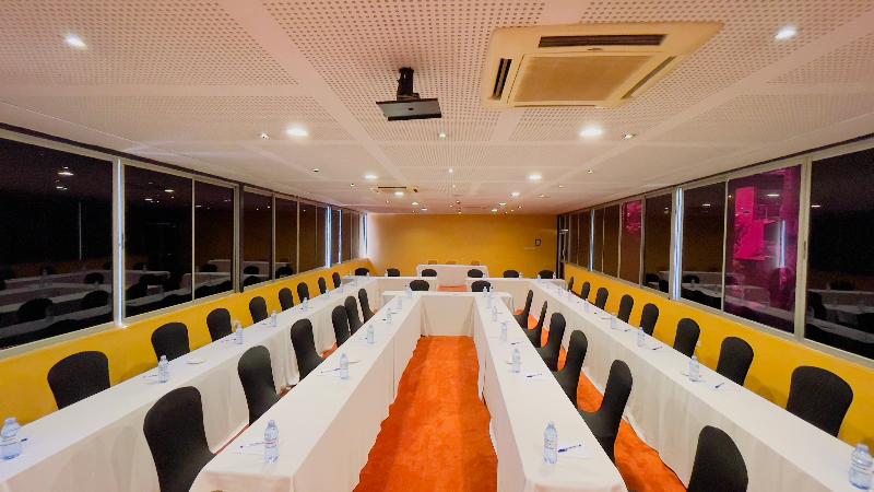 هتل Kabira Country Club