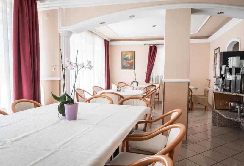 酒店 Kaiser Panzió