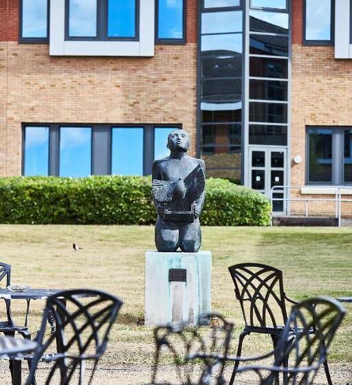 ホテル Kents Hill Park Training & Conference Centre